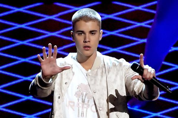 Justin Bieber Shaves His Head