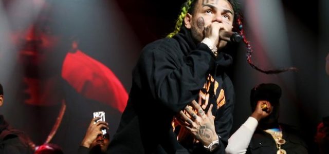 6ix9ine Shows Off New “Brooklyn” Face Tattoo
