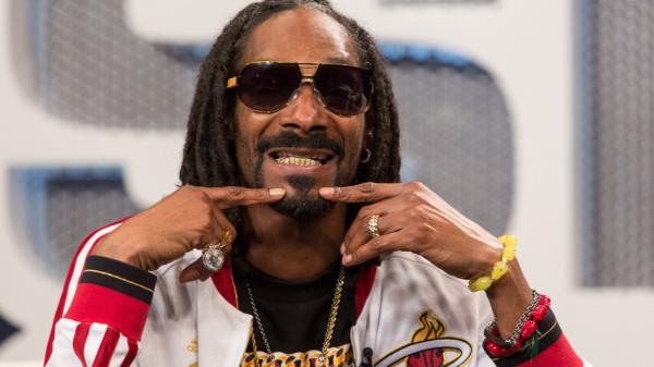 Snoop Dogg Shares Throwback Picture With Tupac & MC Hammer