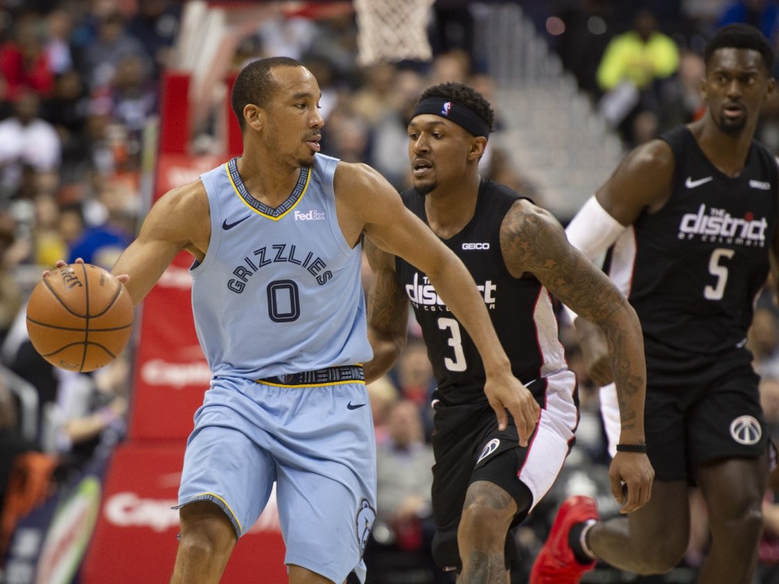 The Los Angeles Lakers Sign Avery Bradley