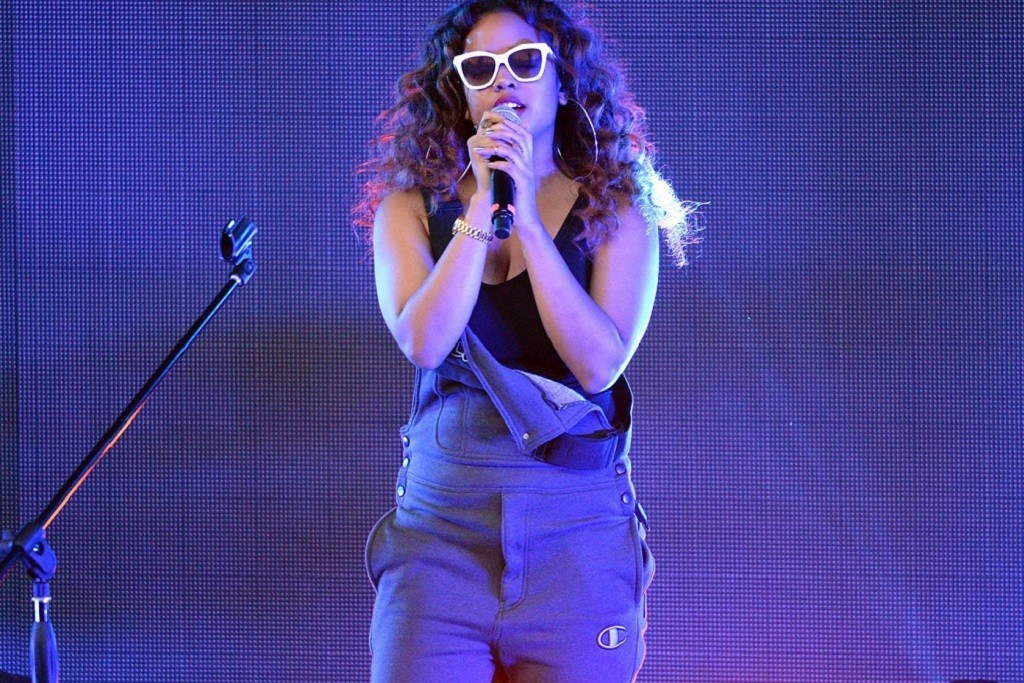 Listen to H.E.R.'s New Song “21”