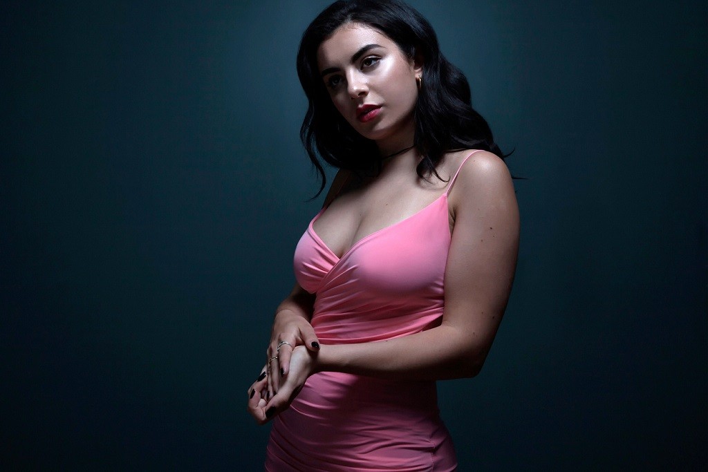 Listen to Charli XCX New Song “Warm” f/ HAIM