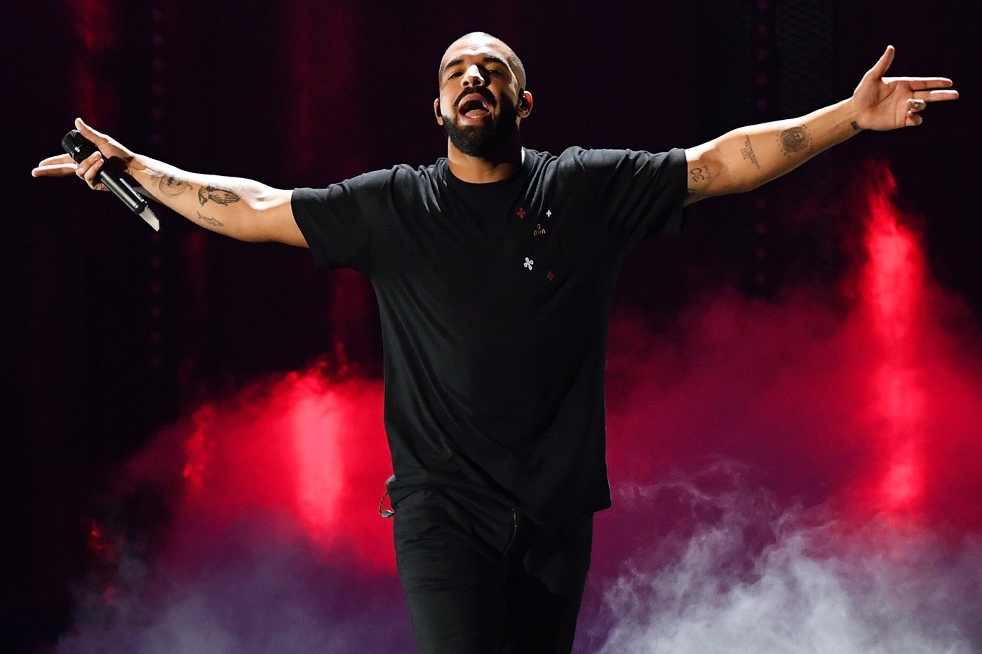 Drake Shows Off His $150,000 Custom Raptors Championship Ring