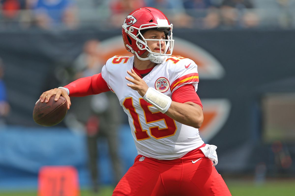 MRI Confirms Patrick Mahomes Suffers Dislocated Kneecap