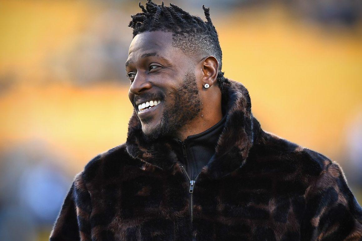 Antonio Brown Drops 1st Rap Song 'Whole Lotta Money', Twitter Reacts