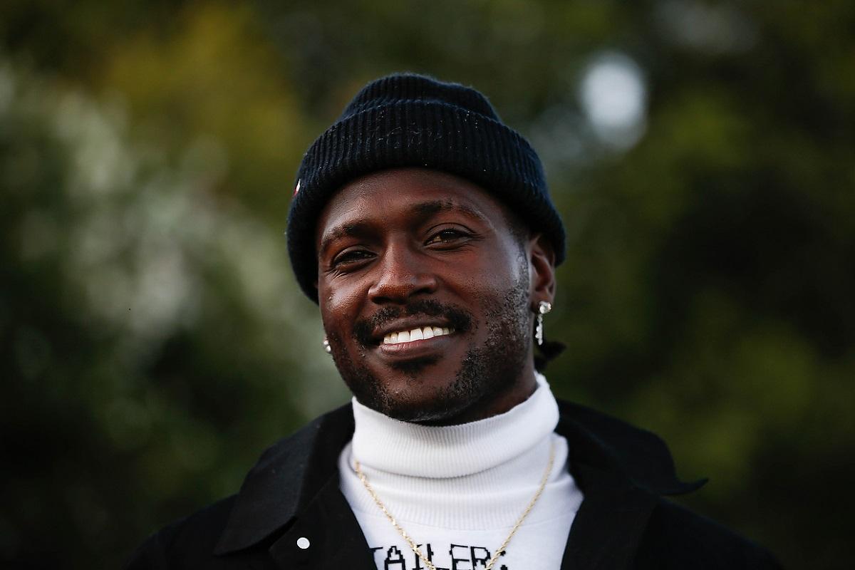 Arrest Warrant issued for NFL Star Antonio Brown See Why 24HipHop