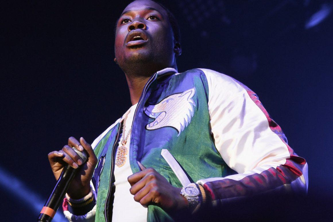 Meek Mill Roasts Tekashi 6ix9ine Over New Surfaced Prison Photo