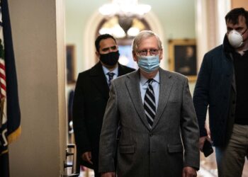 Congress Might Pass $900B COVID-19 Relief Deal with Stimulus Checks