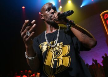 DMX Goes Christmas Caroling