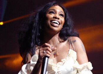 SZA Shares Nude Selfie Ahead of Upcoming Album