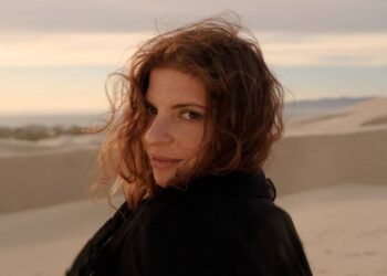 Ashley Zarah Goes ‘Mad In The Travel’ with Desert-Themed Electronic EP