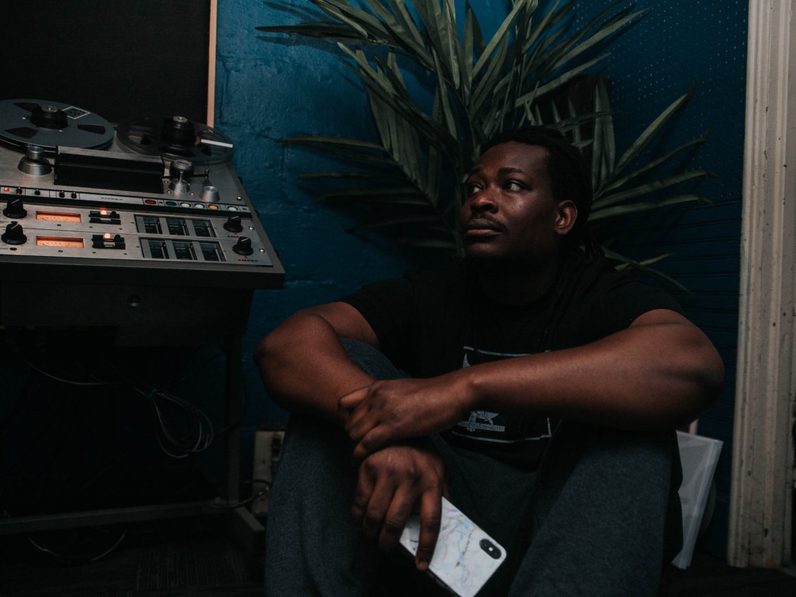 Lllinois Rapper GATSON Releases New EP 'Holding On'