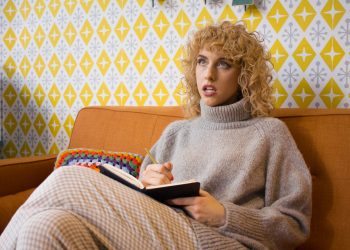 ISY Releases Music Video for Pop Ballad 'Airplane Mode'