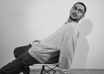 Emerging London-based artist Sophomooreik Releases New Album 'Over My Shoulders'