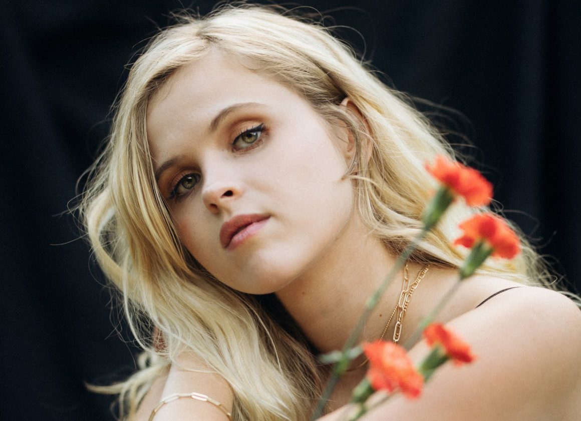 Elly Tess Confronts Heartbreak Head-On In Her New Single 'sad girl'