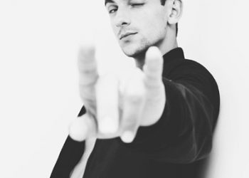 Mateo Gribbly Delivers With “Los Dos”