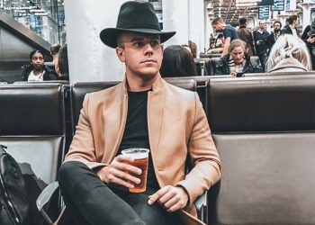 Singer-Songwriter Austin Z Is Gearing Up For The New Season