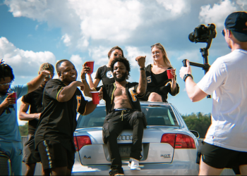 Siiire Shares High-Energy Visual for "Drinks Up"