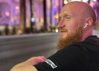 Father Of 7, Feeds Kids Off Social Media: Meet Leonard Firestone