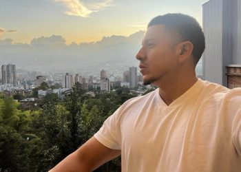 Arturo G Anvini: An Artist on the Rise with New Album “Life is Amazing”