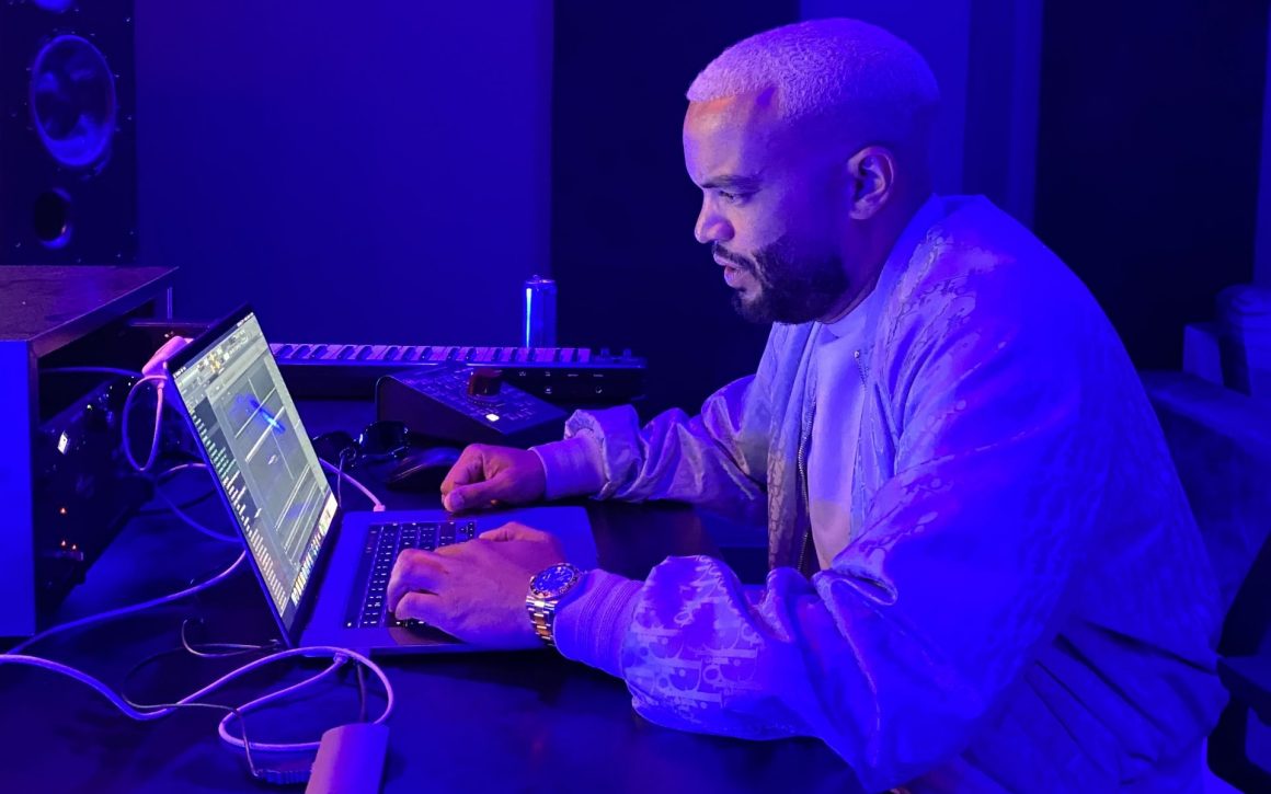 Rssence Starts Leaving His Mark As A Musician On The Internet With The Release Of His Newest Track “Papi”