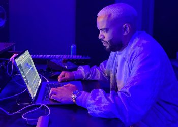 Rssence Starts Leaving His Mark As A Musician On The Internet With The Release Of His Newest Track “Papi”