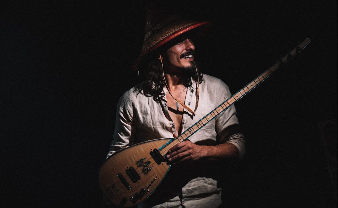 Leonardo Prakash, Sings Us Into Joy With His New Single “Bring Up Water”