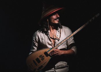 Leonardo Prakash, Sings Us Into Joy With His New Single “Bring Up Water”