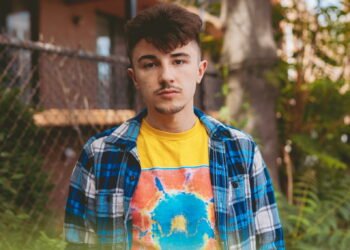 Nick Rose shares new single “Wandering”