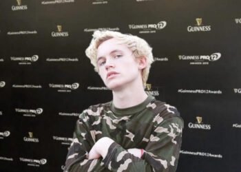 Meet Popular Artist Camcardii