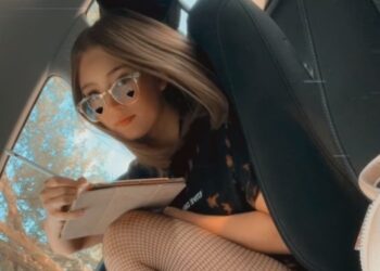 A M Harding Expands Her Name In The Music Scene