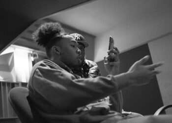 Emerging Rapper Waah Quickly Gains Recognition in Hip-Hop Scene with Captivating Freestyle "Woke Up"