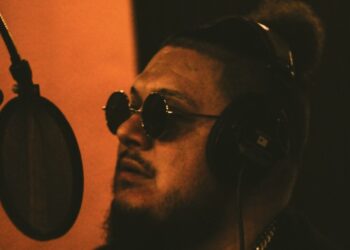 Aveek Music Unleashing the Hip-Hop and R&B Vibe with "Lowkey"