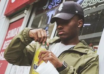 In a World of Crooked Characters Que2royal is Straight