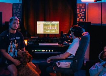 Kavai Asks You To Stay