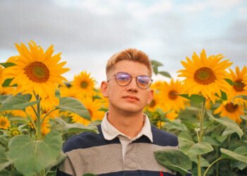 Cameron and the Slumberknights Releases Sparkling New Single ‘I Held You So Close’