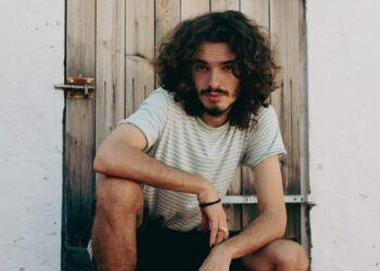 Pau Walters Takes Audiences on a Multilingual Journey with the Release of "Avant Garde vol.1" Mixtape and "Miento/Viento" Single