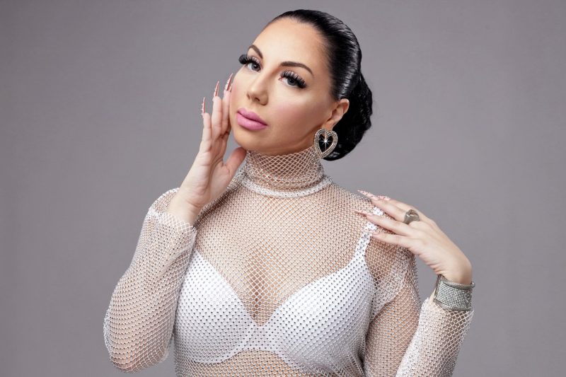 Canadian Pop R&B Sensation Mandia Releases Soul-Stirring Single "Secret 2 Love"