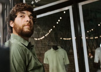 Joshua Powers Releases Captivating New Single "Sunshine"