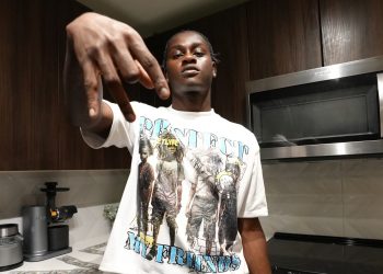 Zell Too Eww: A Rising Star Making Waves in the Music Industry