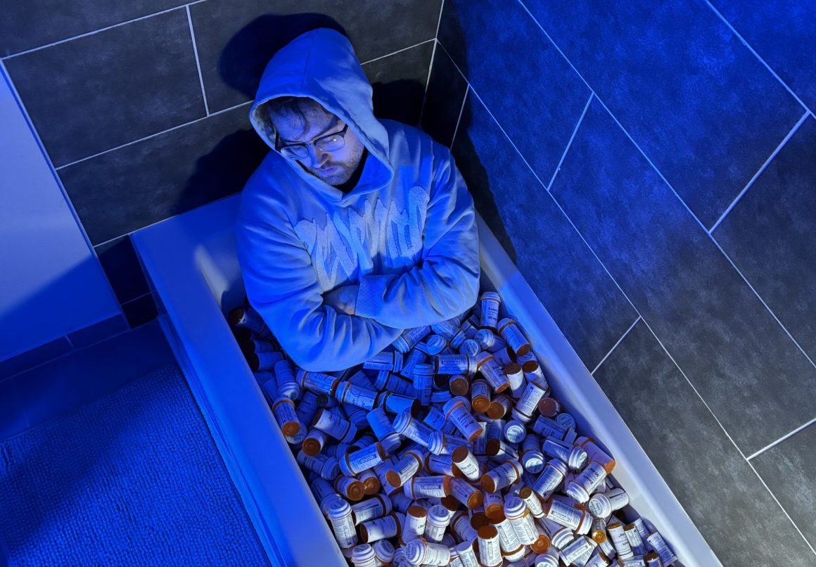 Rising Emo Trap Artist Desolate Celebrates Release of New Album “BED ROTTING”