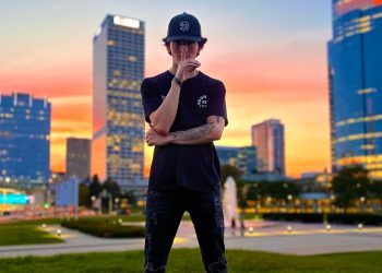 Upclose and Personal With $um1