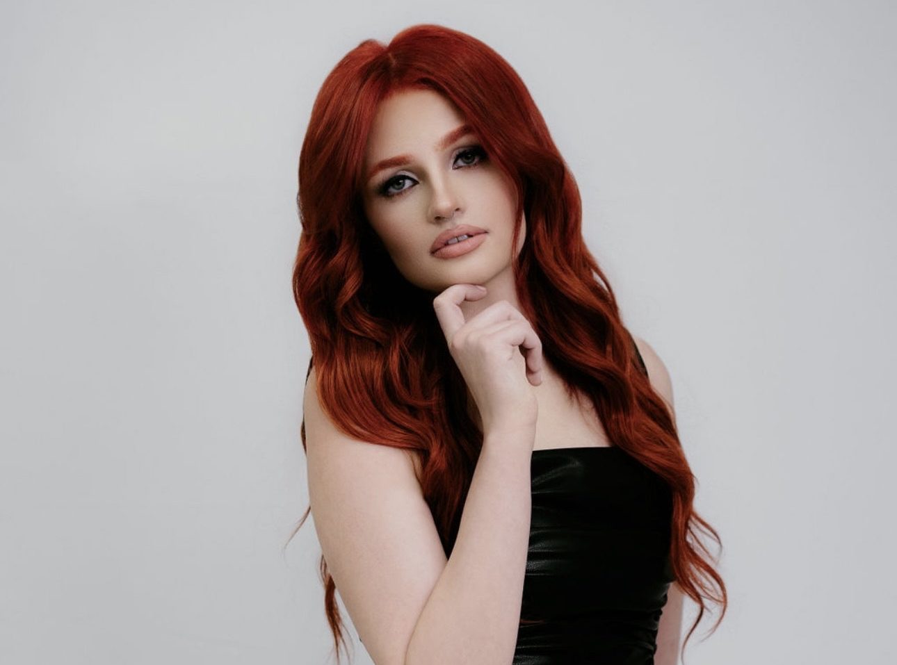 Skarlett Smith Lights Up the Pop World with Electrifying New Single “2077”