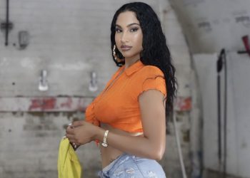 Sandra Rose Ignites the Global Stage with Her Explosive New Single ‘Thunder’