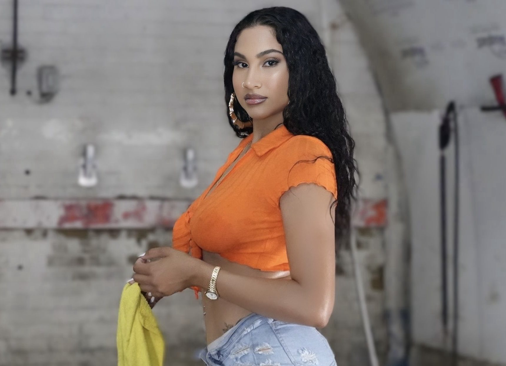 Sandra Rose Ignites the Global Stage with Her Explosive New Single ‘Thunder’