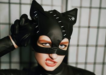 In Conversation with Skarlett Smith: The Story Behind ‘Roar’ and Her Rise in Pop