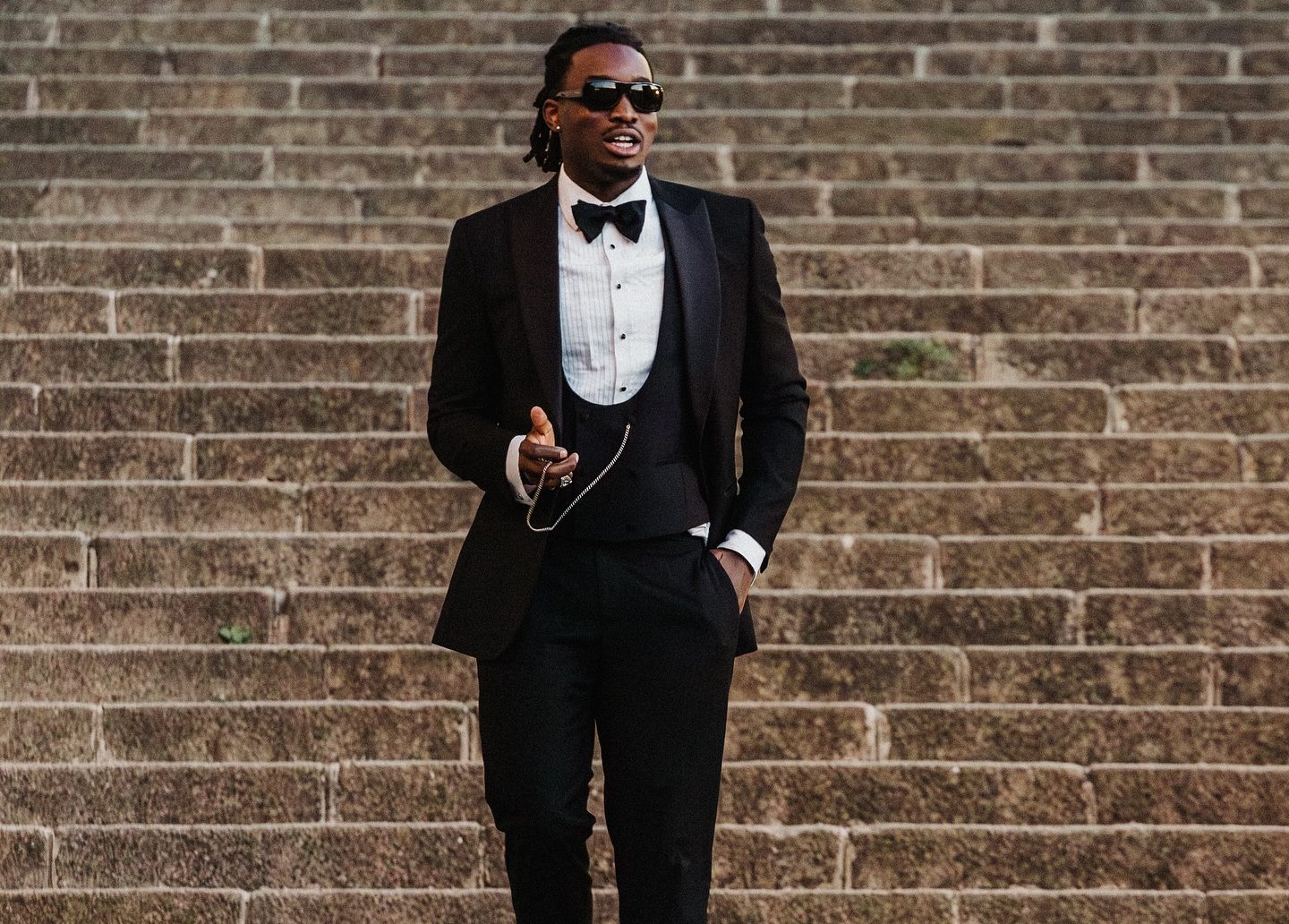 King Yanz Steps into New School R&B wth Anthem ‘No Favours’