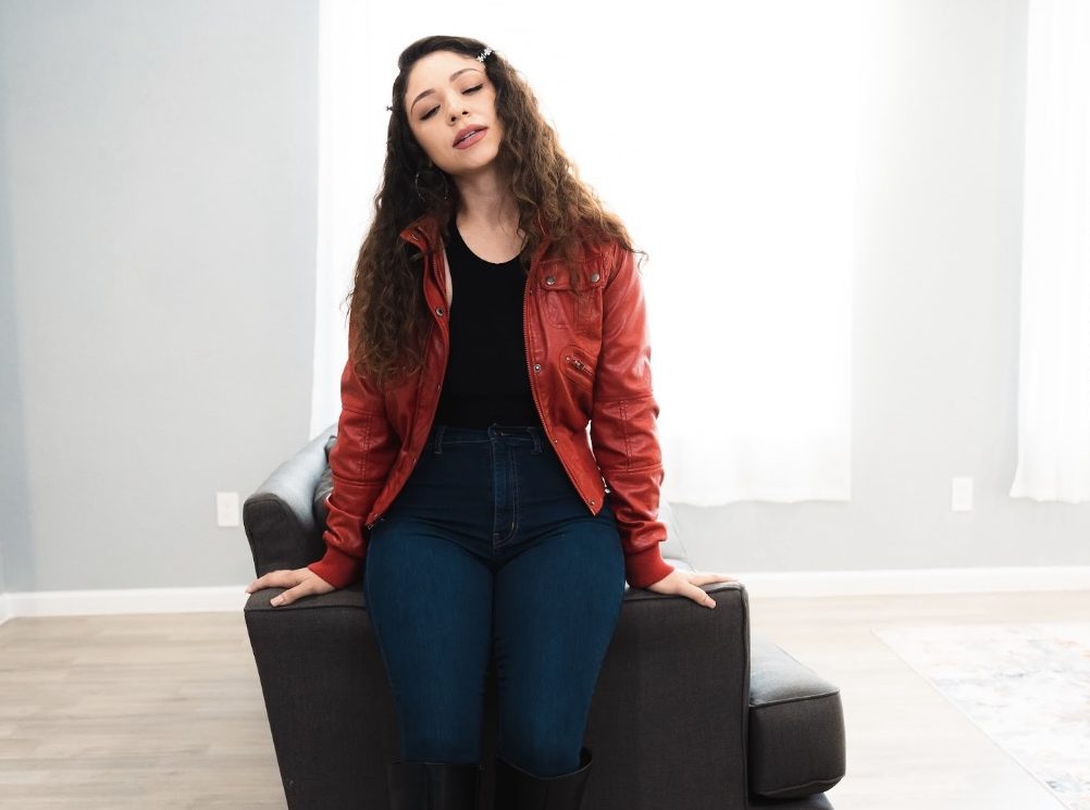 JUIC3 Captivates the R&B World With Her Tender New Single "Love Away"