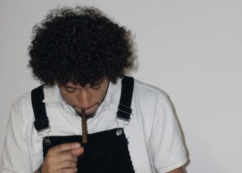 Puerto Rican Urban Artist Vei Habache Drops Powerful New Single “D1UNA”