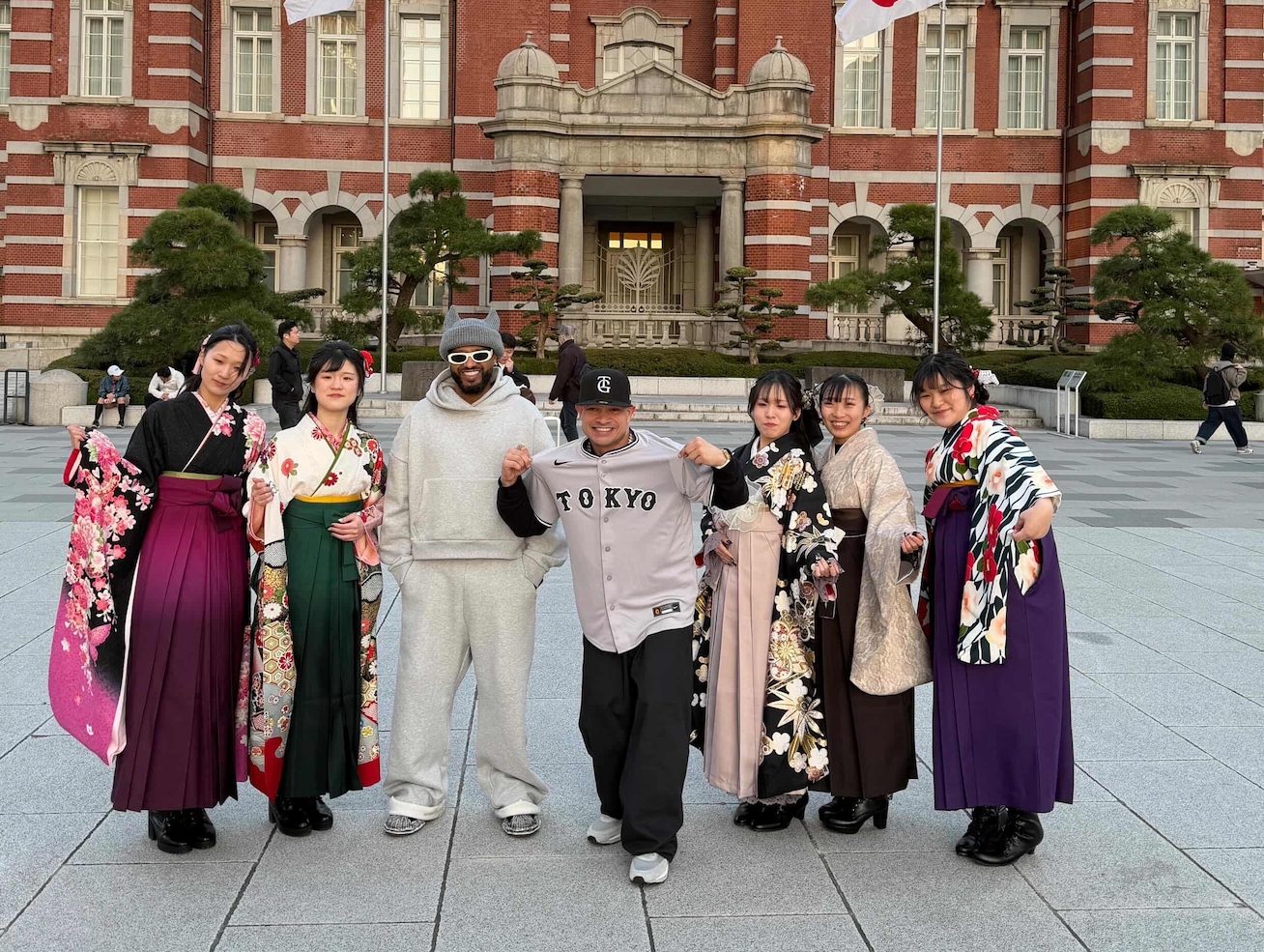 Jowell & Randy Release Official Music Video for “Bien Guillao en Japón”